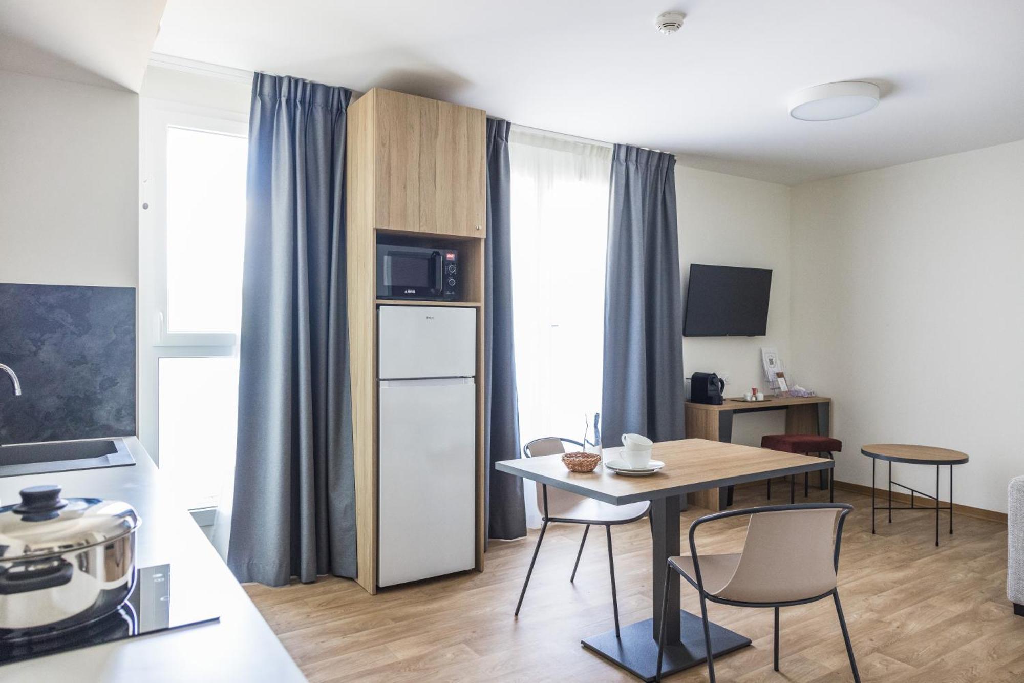 Hotel Des Thermes Des Fumades Allegre Les Fumades 外观 照片